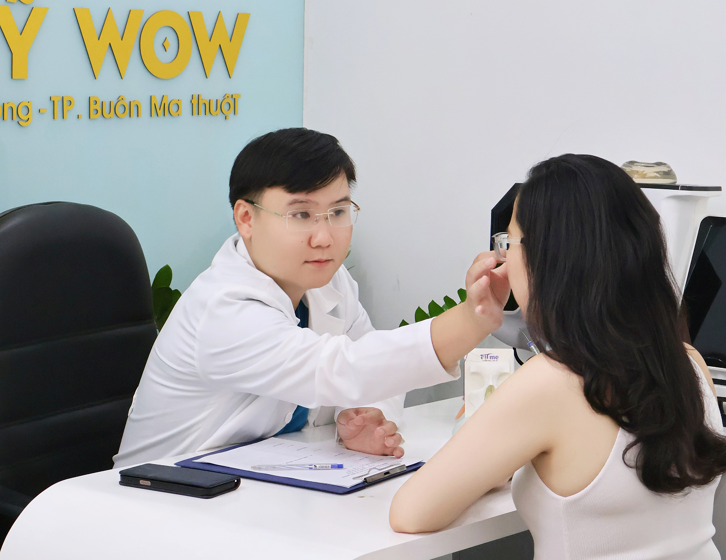 Hình ảnh hướng dẫn chăm sóc và tái khám sau nâng mũi
